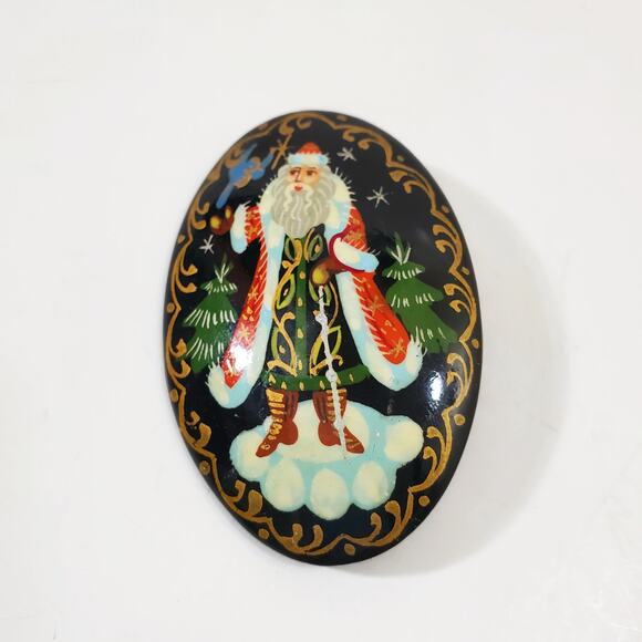 Vintage Russian Lacquer Hand Painted Signed St Nicholas Santa Claus Pin Brooch - Picture 2 of 3